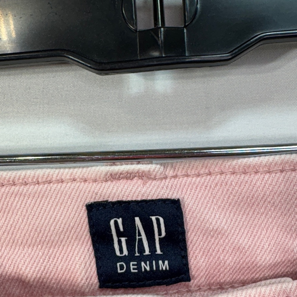 🥥 GAP Pink cheeky, straight button, butterfly raw hem Jeans - Picture 2 of 9